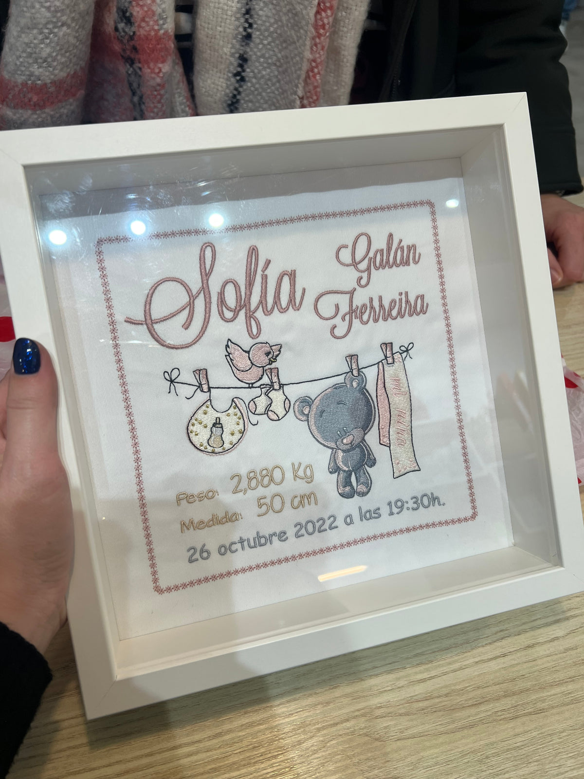 Bordado personalizado de nacimiento para bebé