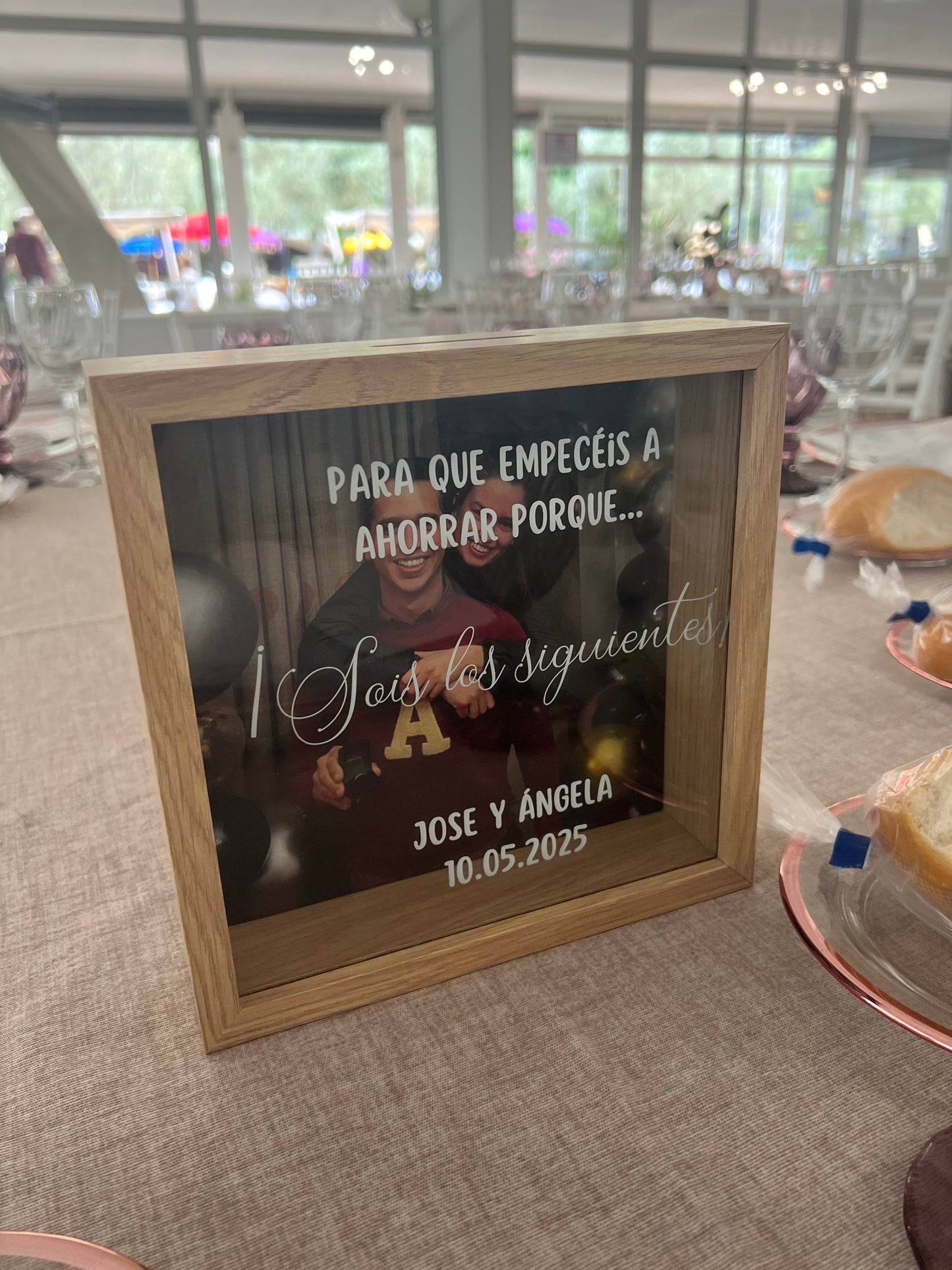 Hucha sois los siguientes