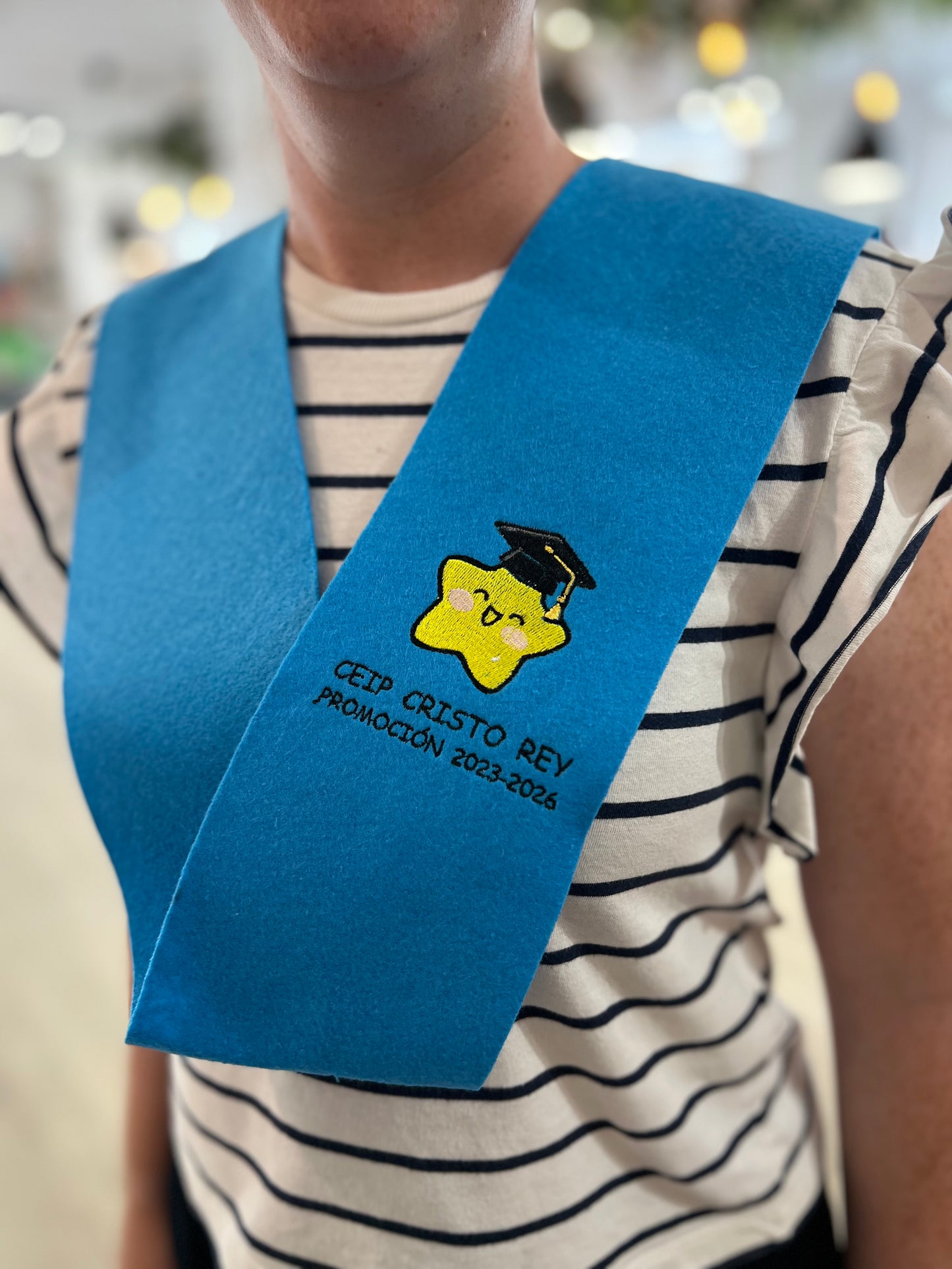 Becas de graduación bordadas