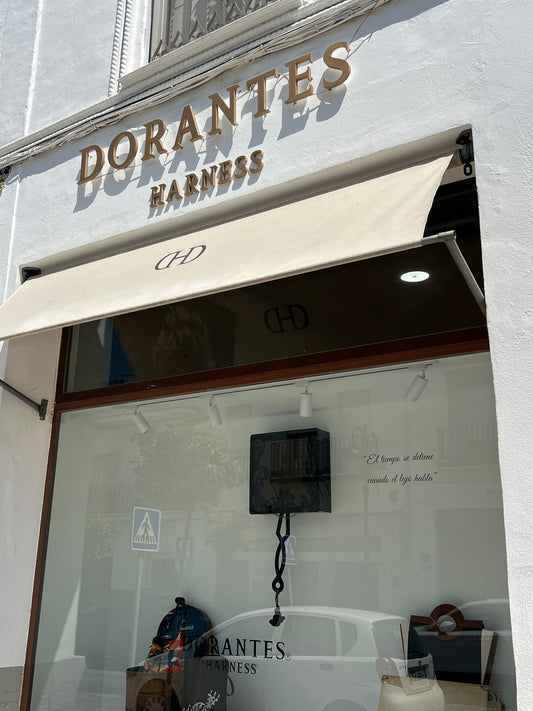 Rótulos exteriores y vinilos para escaparates