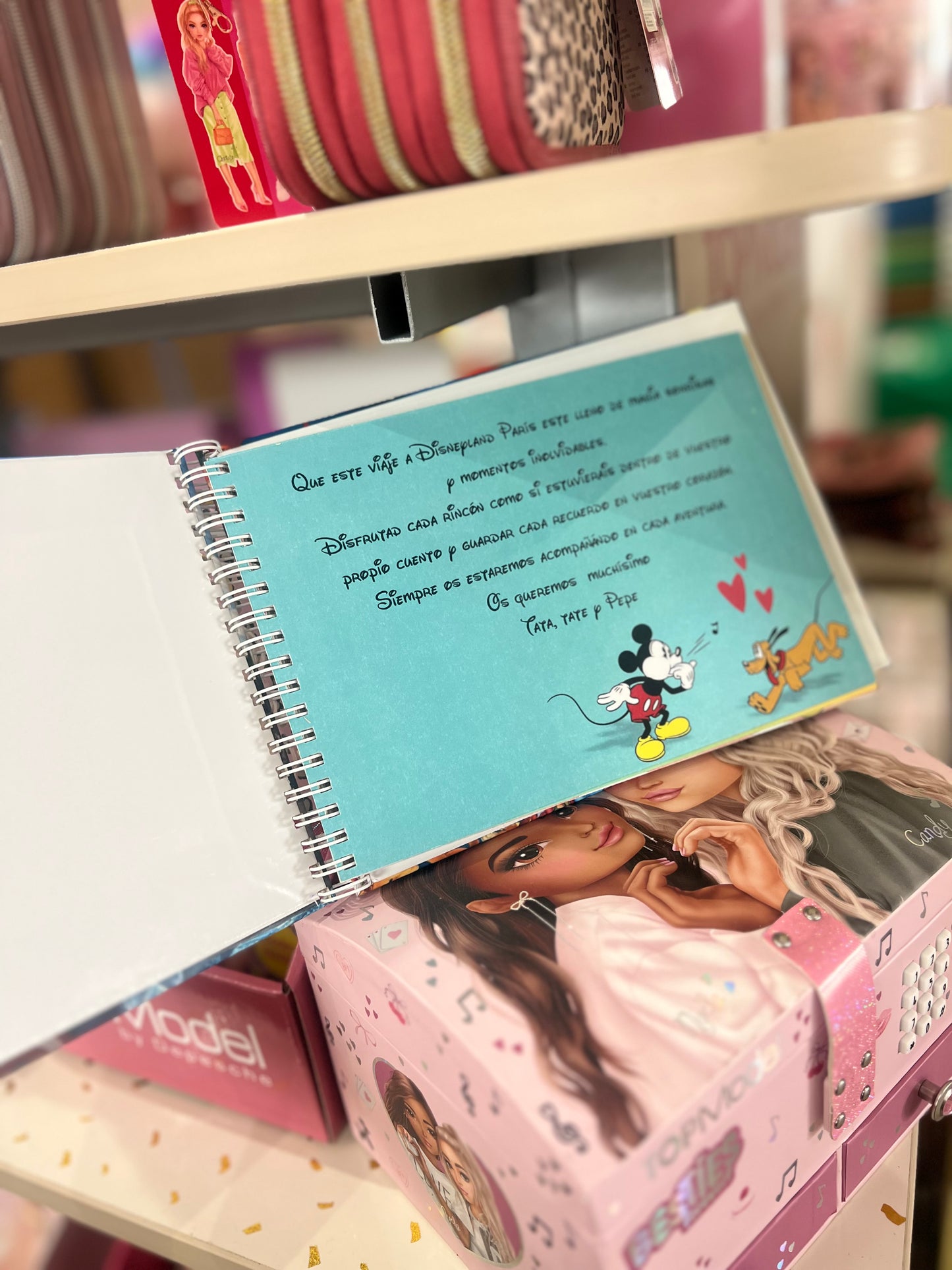 Libro de autógrafos para Disneyland