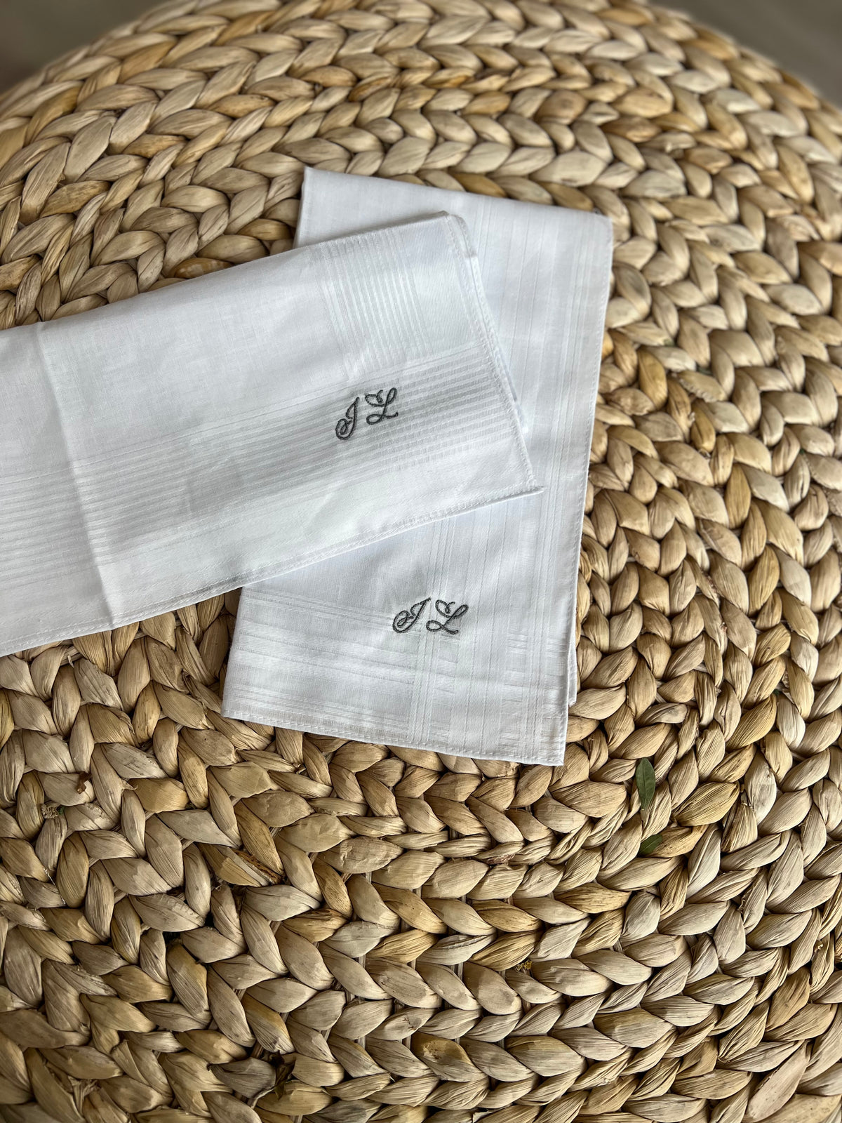 Pañuelo con iniciales