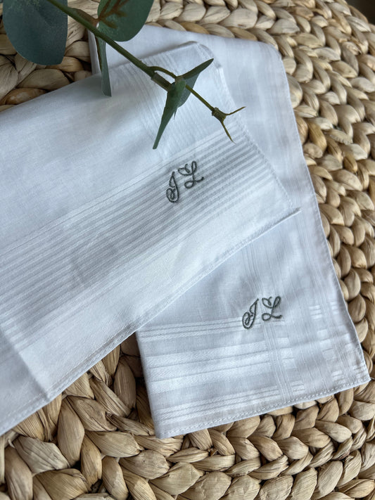 Pañuelo con iniciales
