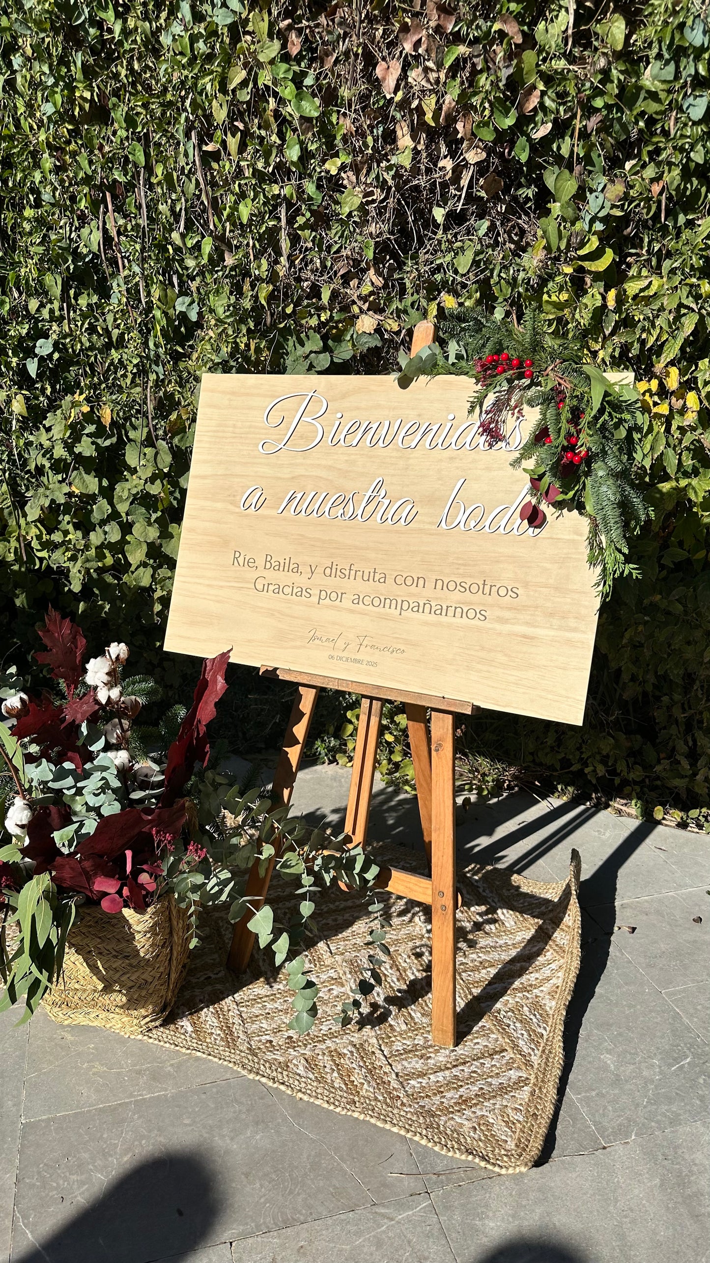 Cartel de bienvenida en madera
